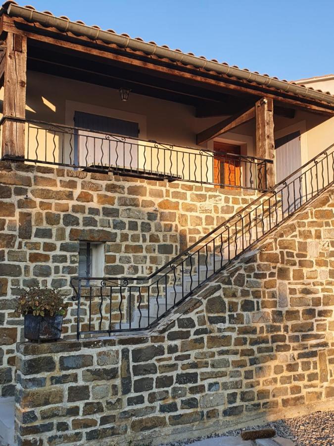 Les Trois Abeilles Apartment *
